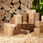 Brennholz und Holzpellets
